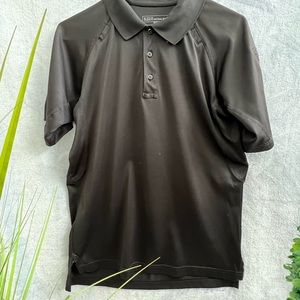 Polo 5.11 tactical color black small size in good condition